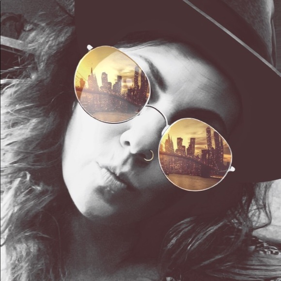 Meet your Posher, Carey - Picture 2 of 7